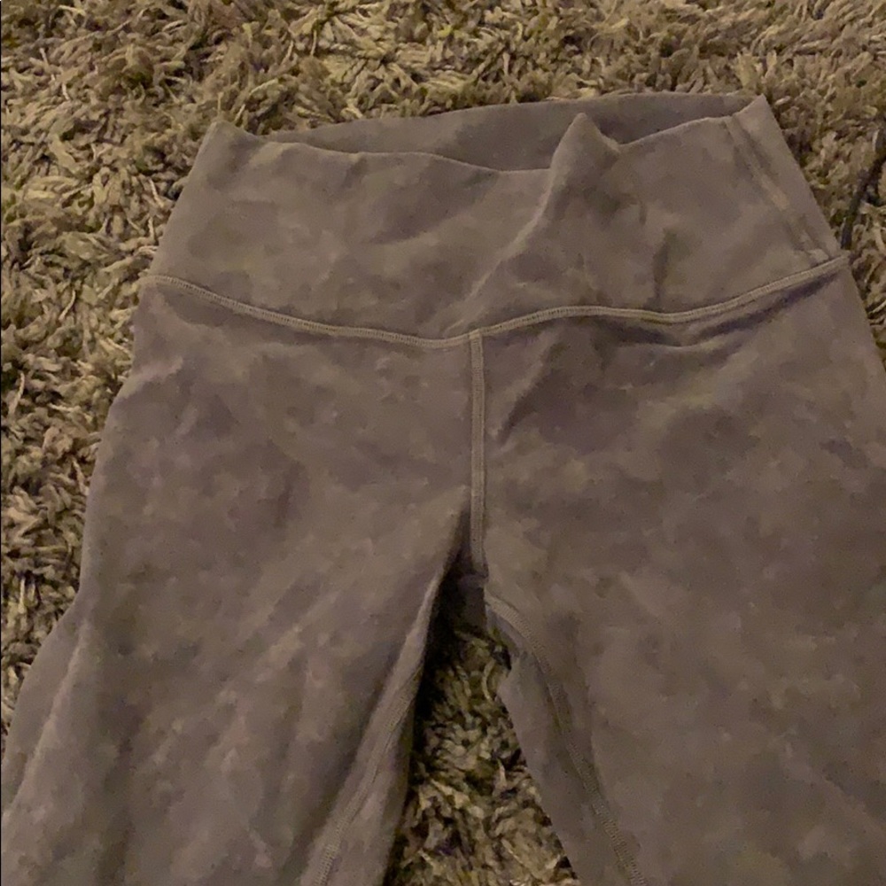 Lululemon gray wunder under